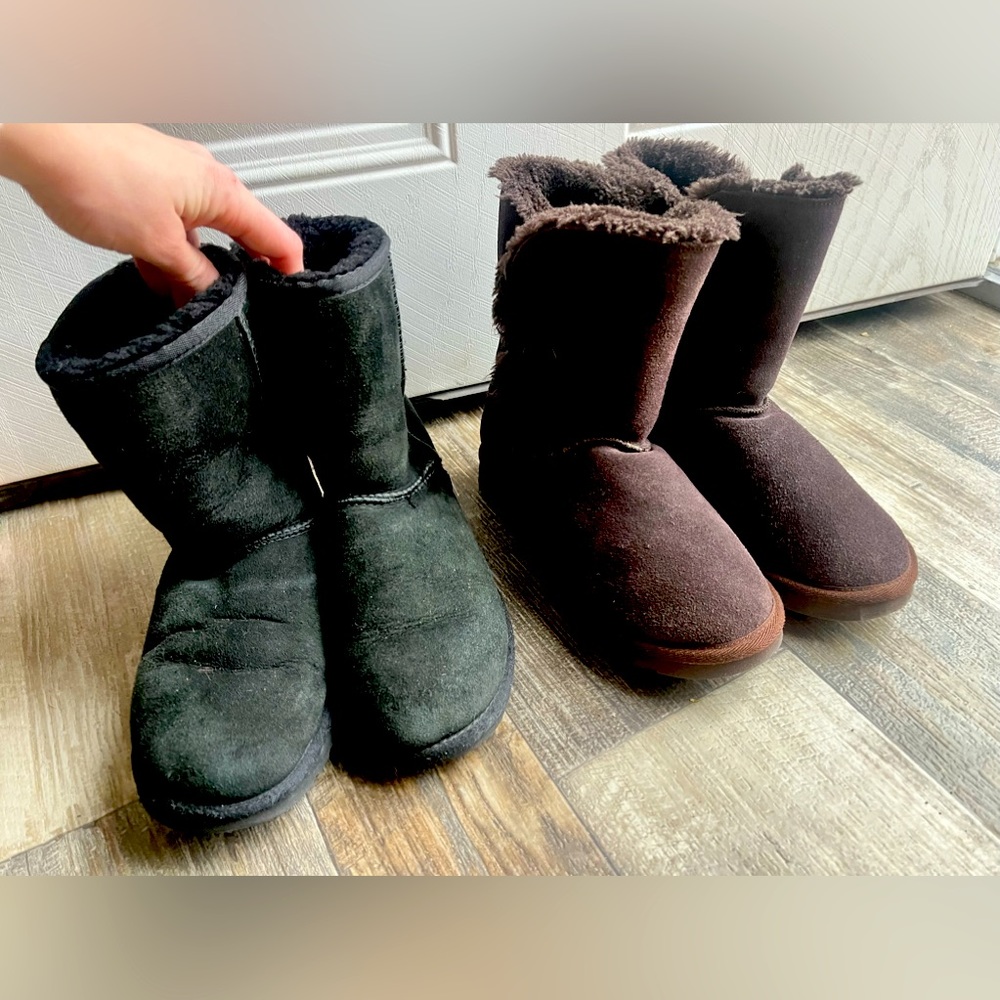 TWO pair UGG short boots classic black/chocolate brown Bailey wood button sz 6